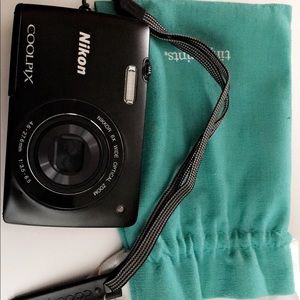 16MP Nikon Coolpix S4200